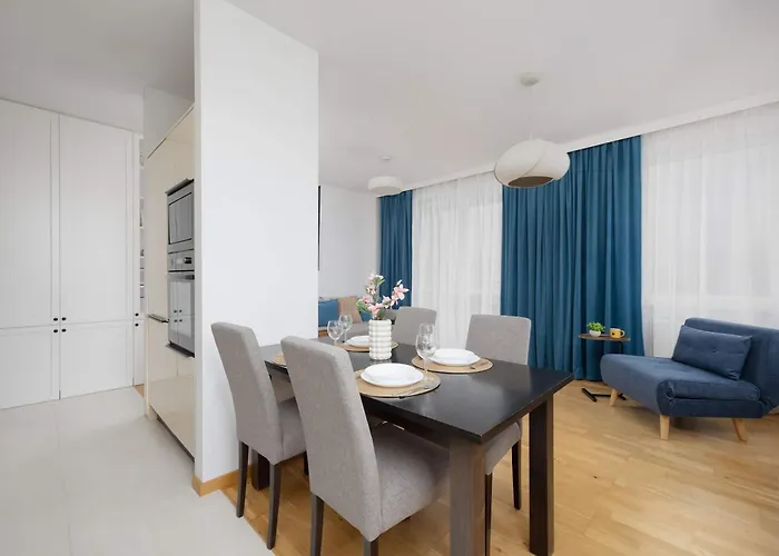 Modern With Parking & Balcony Near The Underground Station By Renters وارسو