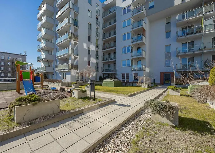 Modern With Parking & Balcony Near The Underground Station By Renters وارسو