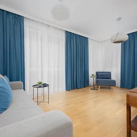 Modern With Parking & Balcony Near The Underground Station By Renters Varsovie