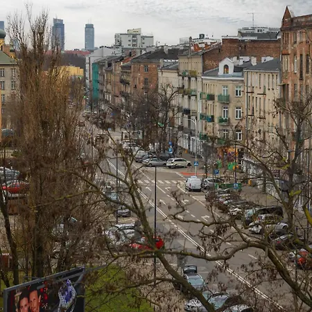 Modern With Parking & Balcony Near The Underground Station By Renters Appartement Varsovie