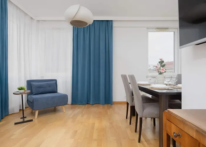 Modern With Parking & Balcony Near The Underground Station By Renters Apartmán Varšava