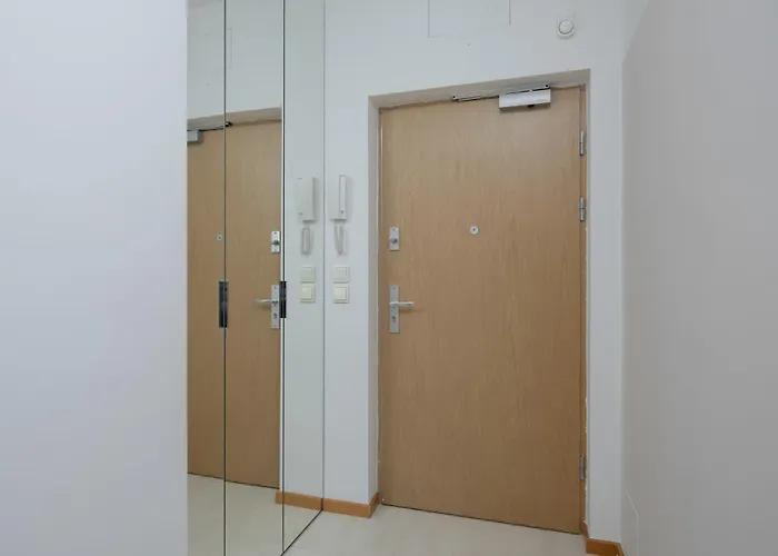 Modern With Parking & Balcony Near The Underground Station By Renters * Varšava