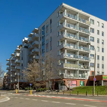 Modern With Parking & Balcony Near The Underground Station By Renters *