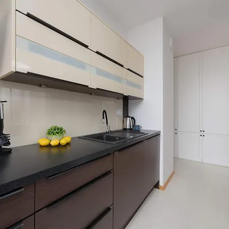 Modern With Parking & Balcony Near The Underground Station By Renters * Warsaw