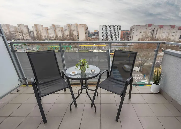 Modern With Parking & Balcony Near The Underground Station By Renters Apartman