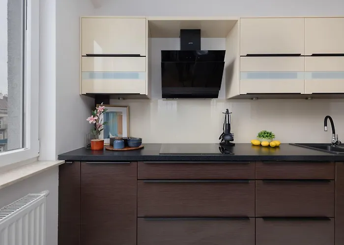 Apartman Modern With Parking & Balcony Near The Underground Station By Renters