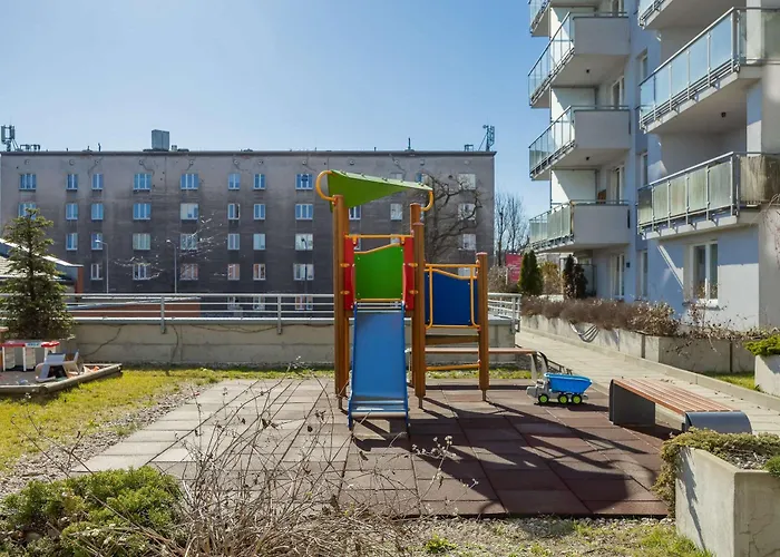 Modern With Parking & Balcony Near The Underground Station By Renters Apartman